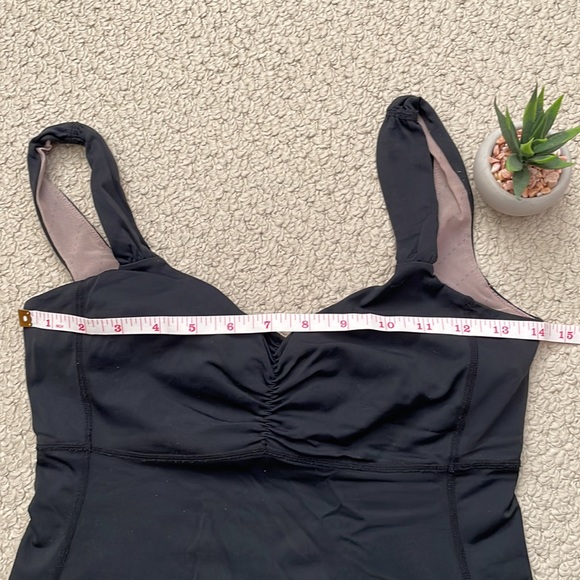 Lululemon aria tank black - Picture 5 of 8